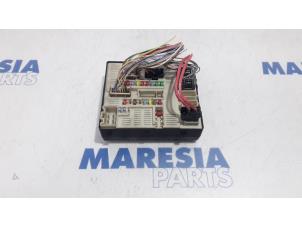 Used Fuse box Renault Laguna III Estate (KT) 2.0 dCi 16V 150 Price € 157,50 Margin scheme offered by Maresia Parts