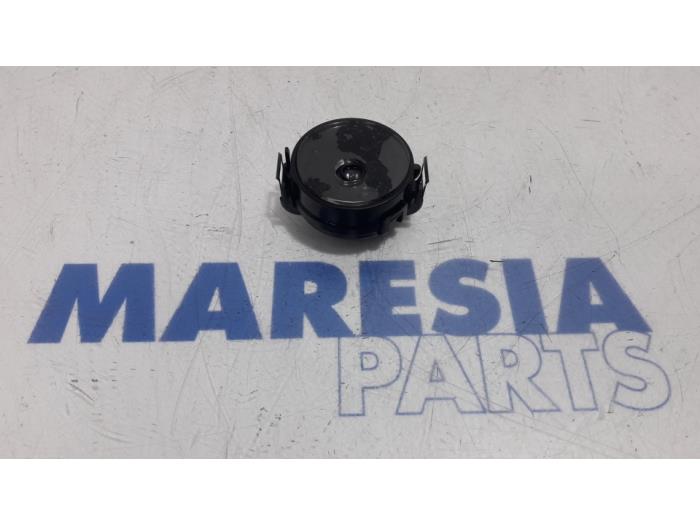 Begagnade Regnsensor Renault Laguna III Estate (KT) 2.0 dCi 16V 150 Pris € 15,00 Marginaltabell erbjuds av Maresia Parts