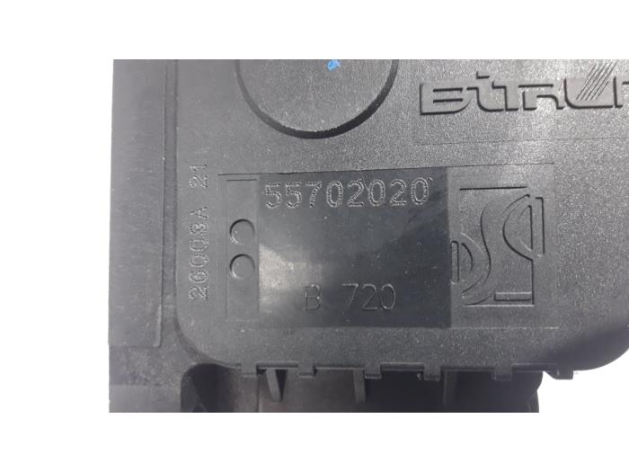 Gaspedalposition Sensor van een Alfa Romeo MiTo (955) 1.4 16V 2009