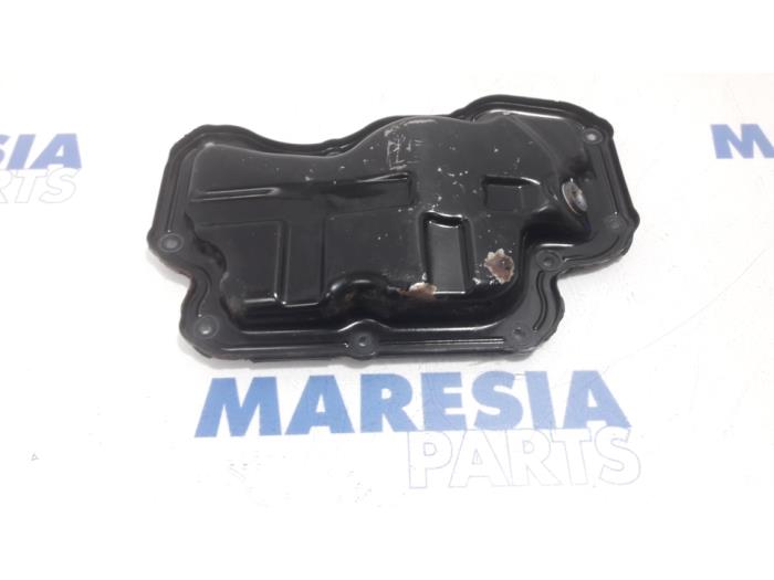 Usagé Couvercle carter Renault Clio IV (5R) 0.9 Energy TCE 90 12V Prix € 25,00 Règlement à la marge proposé par Maresia Parts
