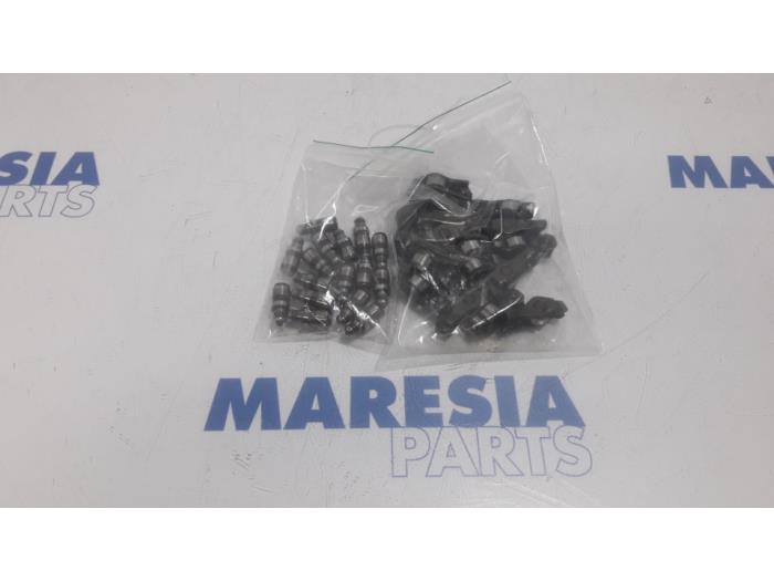 Gebrauchte Ventilstößel Peugeot 3008 I (0U/HU) 1.6 16V THP 155 Preis € 50,00 Margenregelung angeboten von Maresia Parts