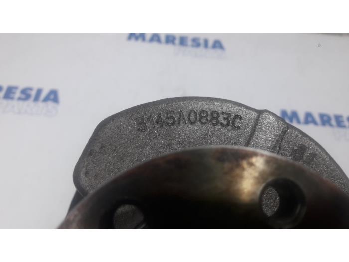 Crankshaft from a Peugeot Partner Tepee (7A/B/C/D/E/F/G/J/P/S) 1.6 HDI 90 2015