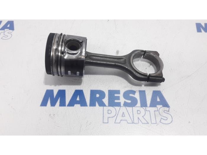 Usados Pistón Peugeot Partner Tepee (7A/B/C/D/E/F/G/J/P/S) 1.6 HDI 90 Precio € 60,00 Norma de margen ofrecido por Maresia Parts