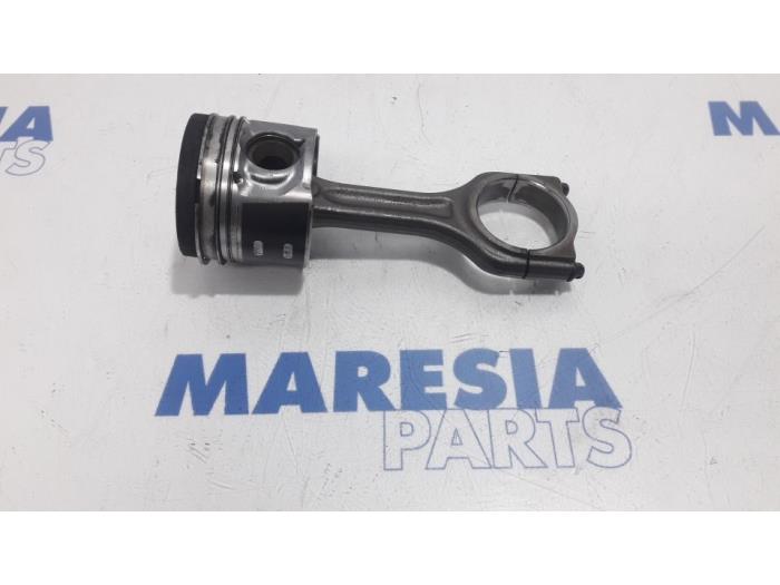 Usados Pistón Peugeot Partner Tepee (7A/B/C/D/E/F/G/J/P/S) 1.6 HDI 90 Precio € 60,00 Norma de margen ofrecido por Maresia Parts