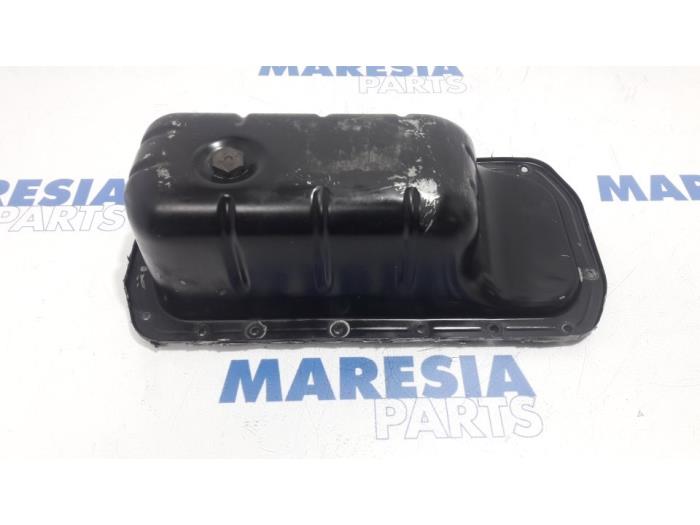 Usagé Couvercle carter Peugeot Partner Tepee (7A/B/C/D/E/F/G/J/P/S) 1.6 HDI 90 Prix € 29,99 Règlement à la marge proposé par Maresia Parts