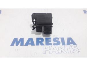 Used Cooling fan resistor Peugeot 308 SW (L4/L9/LC/LJ/LR) 1.6 BlueHDi 120 Price € 20,00 Margin scheme offered by Maresia Parts