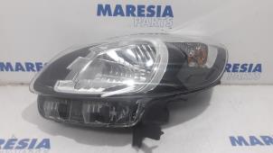 Used Headlight, left Renault Kangoo/Grand Kangoo (KW) 1.2 16V TCE Price € 78,65 Inclusive VAT offered by Maresia Parts