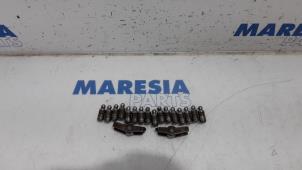 Used Cylinder head Citroen C-Crosser 2.2 HDiF 16V Price € 35,00 Margin scheme offered by Maresia Parts