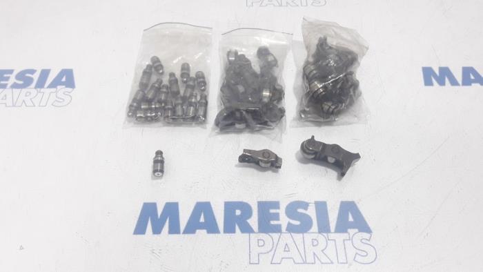 Gebrauchte Ventilstößel Citroen C3 (SC) 1.6 16V VTi 120 Preis € 50,00 Margenregelung angeboten von Maresia Parts