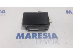 Used Navigation display Renault Trafic New (FL) 2.0 dCi 16V 115 Price € 75,00 Margin scheme offered by Maresia Parts