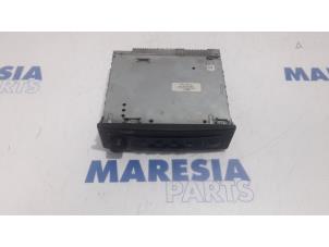 Used Radio CD player Renault Trafic New (FL) 2.0 dCi 16V 115 Price € 130,00 Margin scheme offered by Maresia Parts