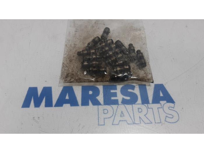 Gebrauchte Ventilstößel Renault Koleos I 2.0 dCi 16V Preis € 25,00 Margenregelung angeboten von Maresia Parts