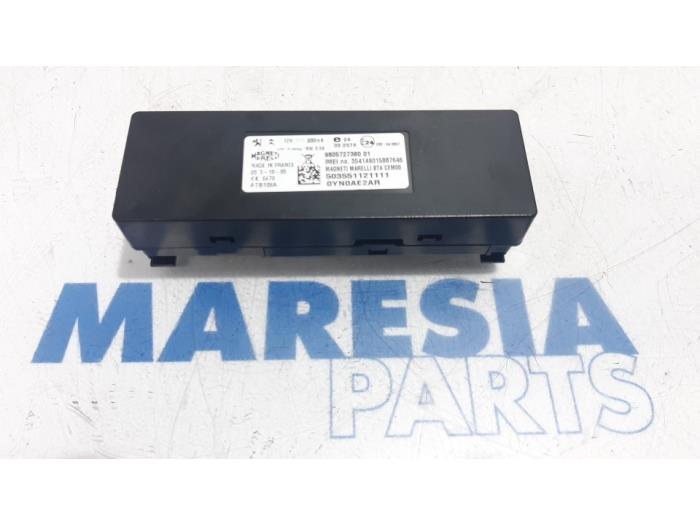 Używane Modul radiowy Peugeot 308 SW (L4/L9/LC/LJ/LR) 1.6 BlueHDi 120 Cena € 30,00 Procedura marży oferowane przez Maresia Parts