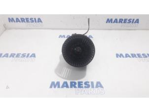 Used Heating and ventilation fan motor Renault Clio IV (5R) 0.9 Energy TCE 90 12V Price € 30,00 Margin scheme offered by Maresia Parts