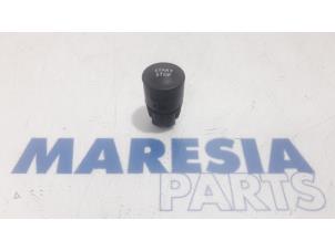Used Start/stop switch Renault Clio IV (5R) 0.9 Energy TCE 90 12V Price € 9,99 Margin scheme offered by Maresia Parts