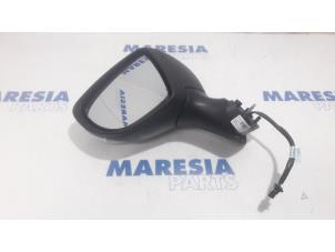 Used Wing mirror, left Renault Clio IV (5R) 0.9 Energy TCE 90 12V Price € 65,00 Margin scheme offered by Maresia Parts