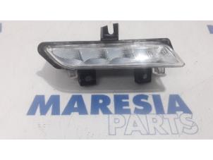 Used Daytime running light, right Renault Clio IV (5R) 0.9 Energy TCE 90 12V Price € 40,00 Margin scheme offered by Maresia Parts
