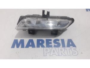 Used Daytime running light, left Renault Clio IV (5R) 0.9 Energy TCE 90 12V Price € 40,00 Margin scheme offered by Maresia Parts