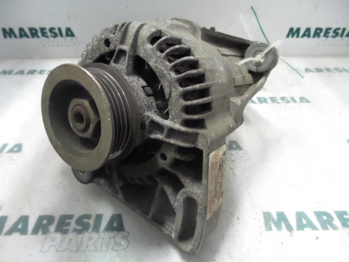 Begagnade Dynamo Fiat Punto II (188) 1.2 16V Pris € 40,00 Marginaltabell erbjuds av Maresia Parts