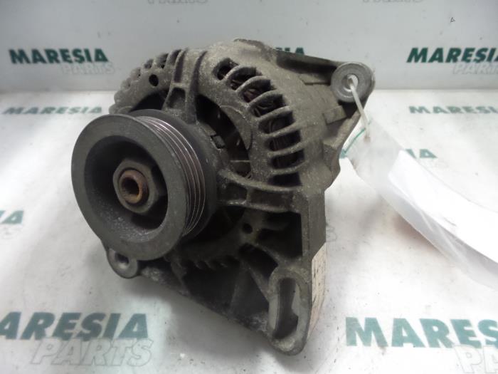 Begagnade Dynamo Fiat Punto II (188) 1.2 16V 3-Drs. Pris € 35,00 Marginaltabell erbjuds av Maresia Parts
