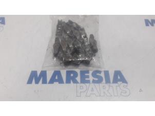 Used Rocker arm Peugeot 207/207+ (WA/WC/WM) 1.6 HDi 16V Price € 50,00 Margin scheme offered by Maresia Parts