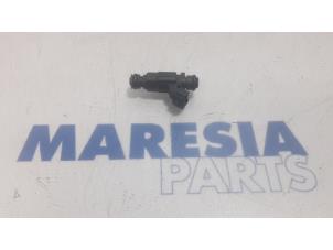 Gebrauchte Injektor (Benzineinspritzung) Peugeot 208 I (CA/CC/CK/CL) 1.0 Vti 12V PureTech Preis € 19,50 Margenregelung angeboten von Maresia Parts