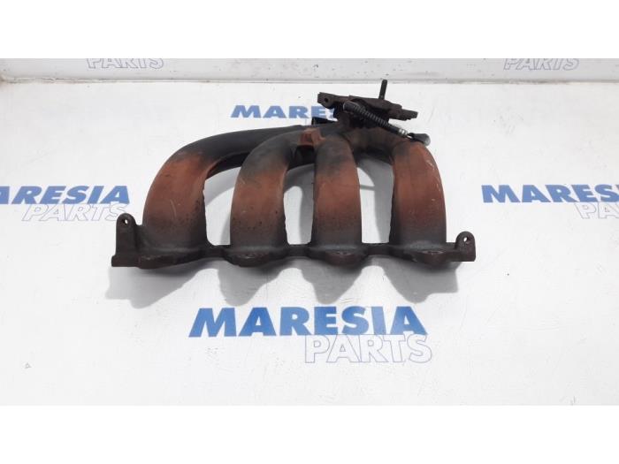 Gebrauchte Abgaskrümmer Renault Laguna II Grandtour (KG) 2.0 16V Preis € 50,00 Margenregelung angeboten von Maresia Parts