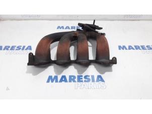 Used Exhaust manifold Renault Laguna II Grandtour (KG) 2.0 16V Price € 50,00 Margin scheme offered by Maresia Parts
