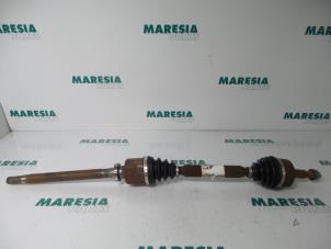 Used Front drive shaft, right Renault Vel Satis (BJ) 3.0 dCi V6 24V Price € 105,00 Margin scheme offered by Maresia Parts