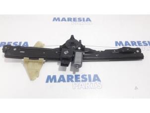 Used Window mechanism 2-door, front right Citroen Jumpy 2.0 Blue HDI 120 Price € 158,81 Inclusive VAT offered by Maresia Parts