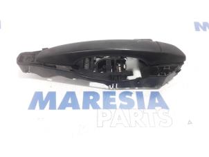 Usagé Poignée porte coulissante gauche Citroen Jumpy 2.0 Blue HDI 120 Prix € 36,30 Prix TTC proposé par Maresia Parts