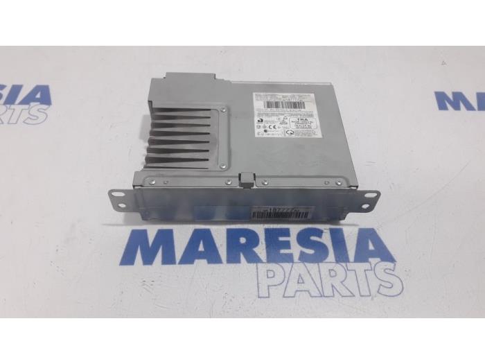 Używane Radio Citroen Jumpy 2.0 Blue HDI 120 Cena € 190,58 Z VAT oferowane przez Maresia Parts