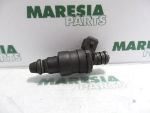 Gebrauchte Injektor (Benzineinspritzung) Lancia Delta (836) 1.8 i.e. Preis € 25,00 Margenregelung angeboten von Maresia Parts
