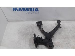 Used Rear wishbone, left Citroen Jumpy 2.0 Blue HDI 120 Price € 158,81 Inclusive VAT offered by Maresia Parts