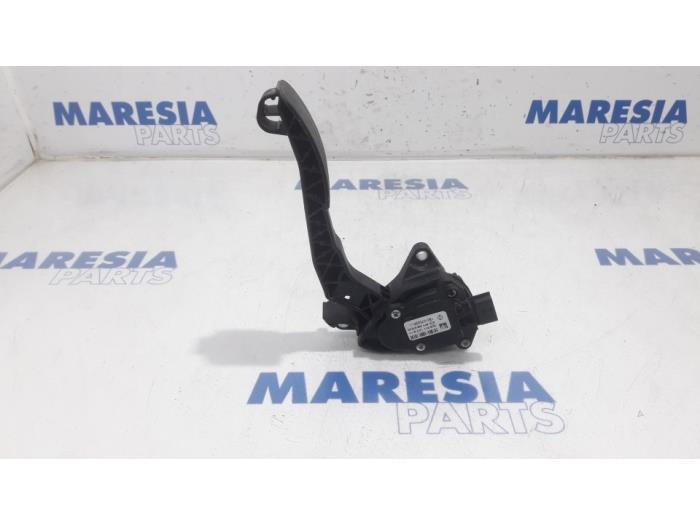 Begagnade Gaspedalsensor Renault Master III (FV) 2.3 dCi 145 16V FWD Pris € 60,50 Inklusive moms erbjuds av Maresia Parts