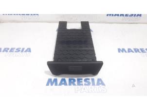 Used Dashboard cover / flap Renault Master IV (FV) 2.3 dCi 145 16V FWD Price € 127,05 Inclusive VAT offered by Maresia Parts