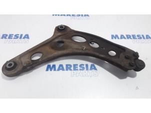 Used Front lower wishbone, left Renault Trafic New (FL) 2.0 dCi 16V 115 Price € 25,00 Margin scheme offered by Maresia Parts