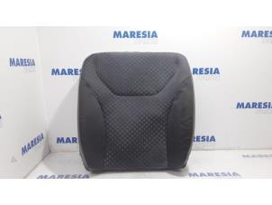 Używane Oparcie lewe (fotel) Renault Trafic New (FL) 2.0 dCi 16V 115 Cena € 30,00 Procedura marży oferowane przez Maresia Parts