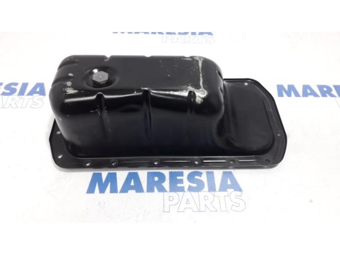 Usagé Couvercle carter Peugeot 308 SW (L4/L9/LC/LJ/LR) 1.6 BlueHDi 120 Prix € 29,99 Règlement à la marge proposé par Maresia Parts