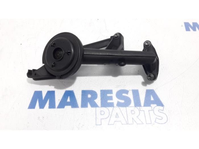 Gebrauchte Öl Ansaugrohr Peugeot 308 SW (L4/L9/LC/LJ/LR) 1.6 BlueHDi 120 Preis € 20,00 Margenregelung angeboten von Maresia Parts