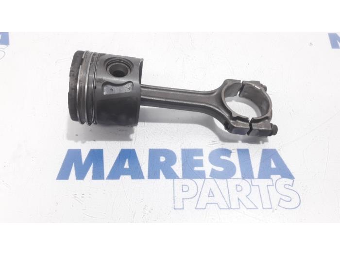 Usados Pistón Citroen Nemo (AA) 1.3 HDi 75 Precio € 75,00 Norma de margen ofrecido por Maresia Parts