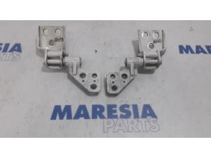 Used Rear door hinge, right Citroen Berlingo 1.6 Hdi 16V 90 Price € 36,30 Inclusive VAT offered by Maresia Parts