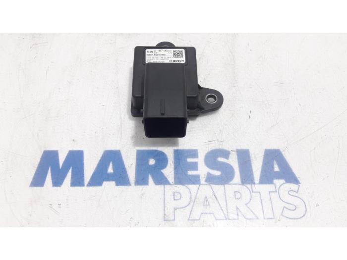 Używane Przekaznik Peugeot 308 SW (L4/L9/LC/LJ/LR) 1.6 BlueHDi 120 Cena € 19,00 Procedura marży oferowane przez Maresia Parts