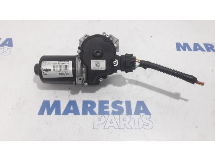 Front wiper motor from a Citroën Jumpy 2.0 Blue HDI 120 2018