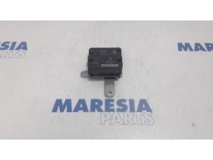 Used Airbag Module Renault Clio IV Estate/Grandtour (7R) 0.9 Energy TCE 12V Price € 120,75 Margin scheme offered by Maresia Parts