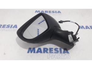 Used Wing mirror, left Renault Clio IV Estate/Grandtour (7R) 0.9 Energy TCE 12V Price € 65,00 Margin scheme offered by Maresia Parts