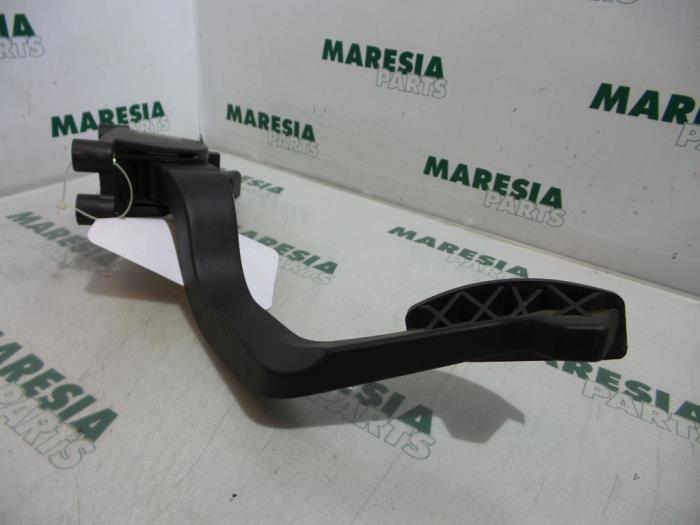 Begagnade Gaspedalsensor Fiat Doblo Cargo (223) 1.9 JTD Pris € 60,50 Inklusive moms erbjuds av Maresia Parts