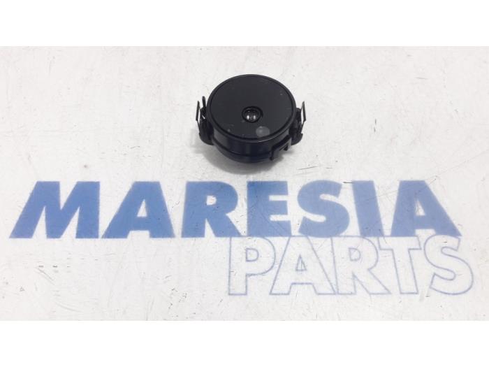 Begagnade Regnsensor Renault Scénic III (JZ) 1.5 dCi 110 Pris € 15,00 Marginaltabell erbjuds av Maresia Parts
