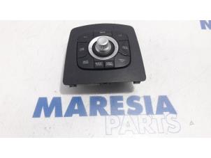 Used Navigation control panel Renault Scénic III (JZ) 1.5 dCi 110 Price € 35,00 Margin scheme offered by Maresia Parts