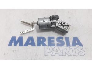 Gebrauchte Zündschloss + Schlüssel Peugeot 3008 I (0U/HU) 1.6 16V THP 155 Preis € 40,00 Margenregelung angeboten von Maresia Parts